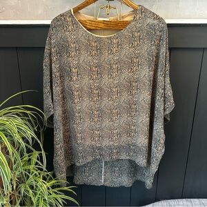 Adrienne Snake Print‎ Hi Low 3/4 Sleeve Lined Tunic size M